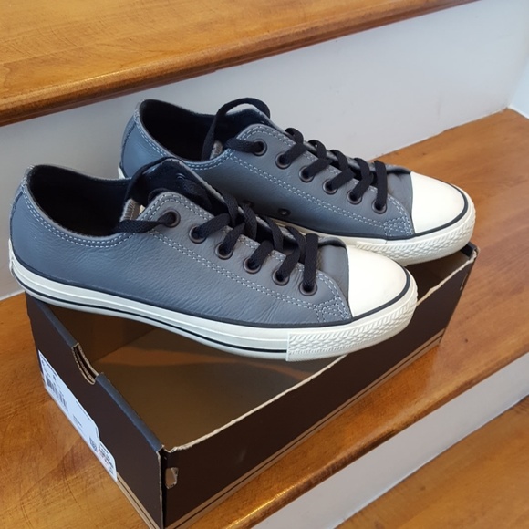 Host Pick!!❤Converse Sneakers❤Men 6, Wm 8-8.5 - Picture 2 of 4